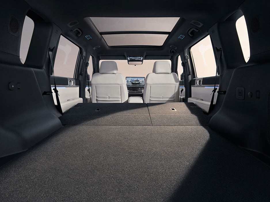 Fangchengbao Tai 7 cargo area with the rear seatbacks folded flat